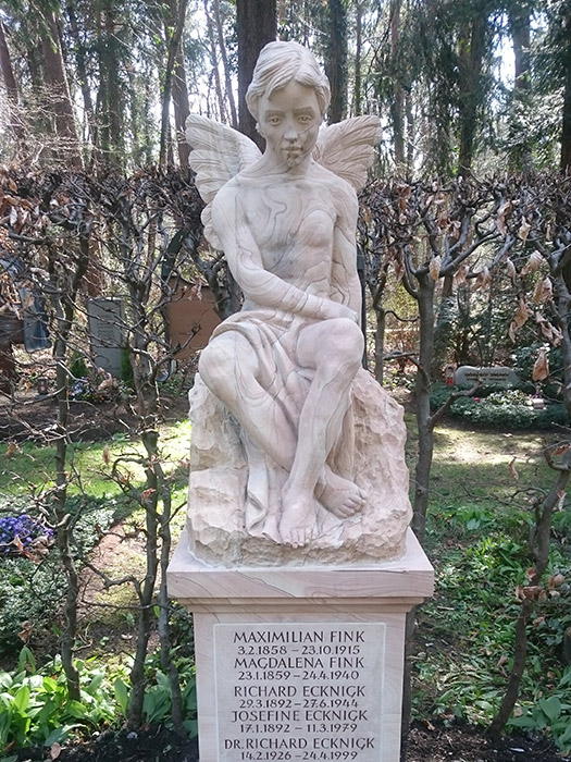 Bildhauer München Engel Skulptur 